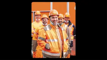 Screenshot d'un employé Colas extrait du film corporate Colas France