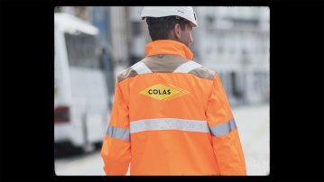 Screenshot d'un employé Colas extrait du film corporate Colas France